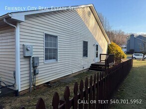 2045 Fieldale Pl in Harrisonburg, VA - Building Photo - Building Photo