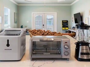 986 Bahama Ln in Port Bolivar, TX - Building Photo - Building Photo