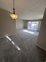 1155 Charter Oak Ln in Westlake, OH - Building Photo