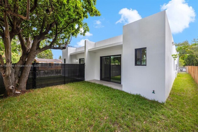 6850 NW 4th Ave in Miami, FL - Building Photo - Building Photo