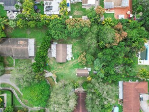 6720 SW 49th Terrace in Miami, FL - Building Photo - Building Photo