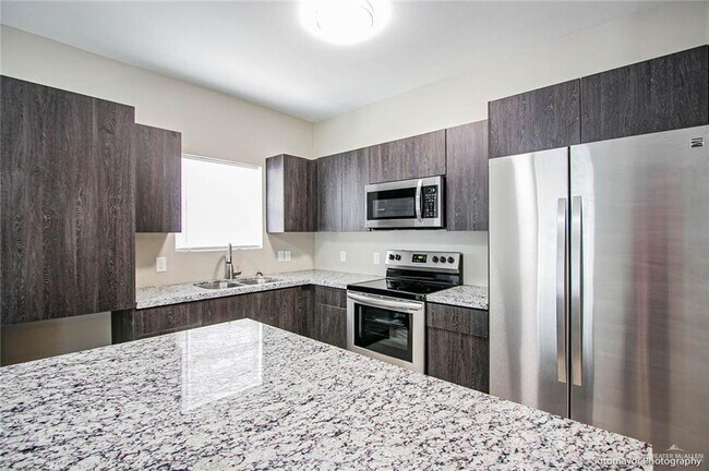 10 Diamond W Ave in Alton, TX - Building Photo - Building Photo