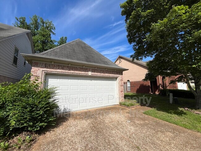 2709 Bending Elm Dr in Memphis, TN - Foto de edificio - Building Photo