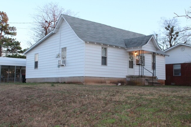 property at 1570 N 1st St