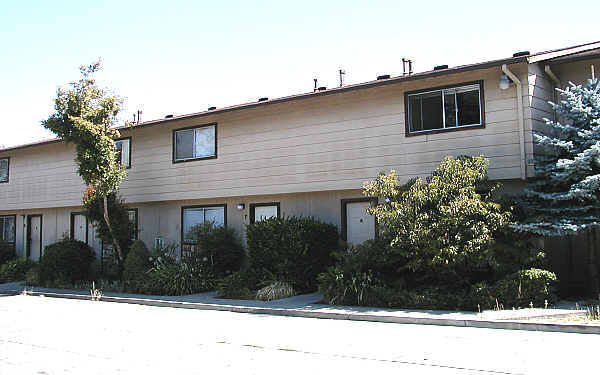 423 Bartlett Ave in Hayward, CA - Building Photo - Building Photo