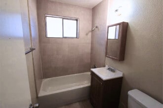 320 S Allen in Mesa, AZ - Foto de edificio - Building Photo