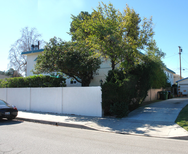 5017 Cartwright Ave in North Hollywood, CA - Building Photo - Building Photo