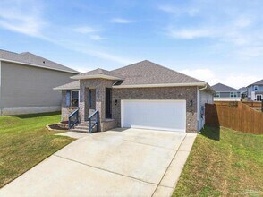 5598 Guinevere Ln in Milton, FL - Building Photo - Building Photo