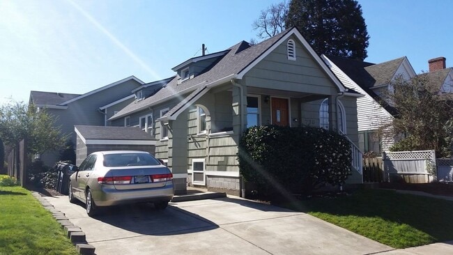 736 E 19th Ave in Eugene, OR - Building Photo - Building Photo