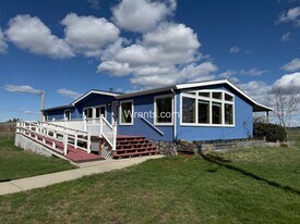 26808 W Tucker Prairie Rd in Cheney, WA - Building Photo