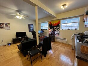1559 Beacon St, Unit 3FF in Brookline, MA - Building Photo - Building Photo