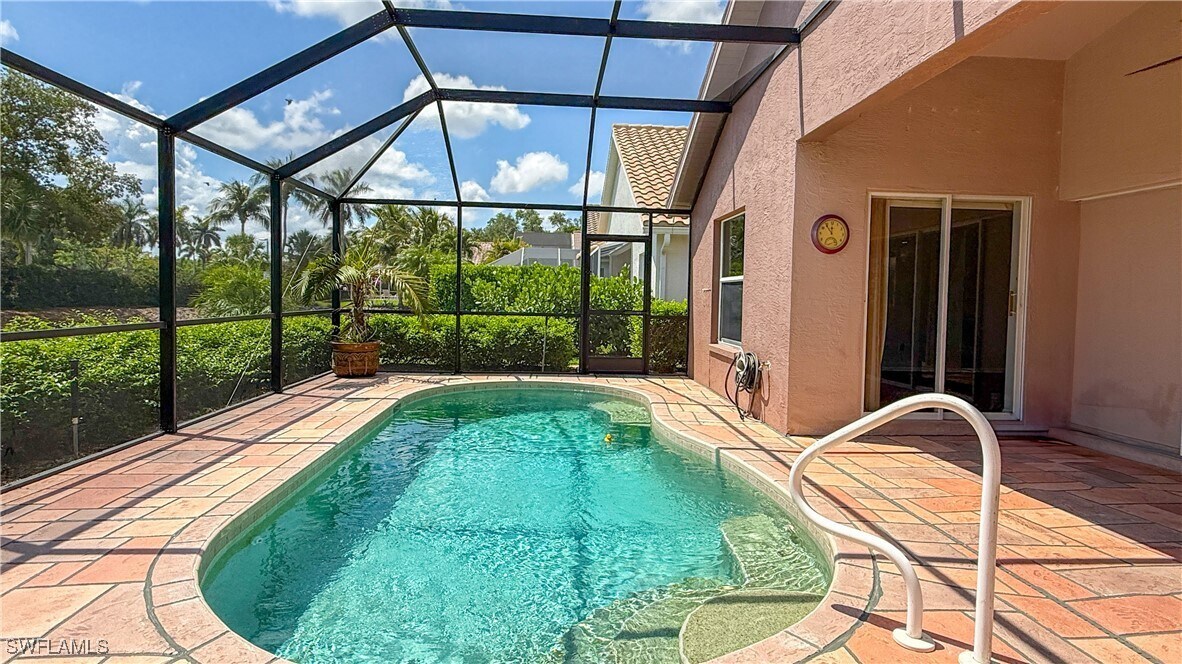 8460 Indian Wells Way in Naples, FL - Building Photo
