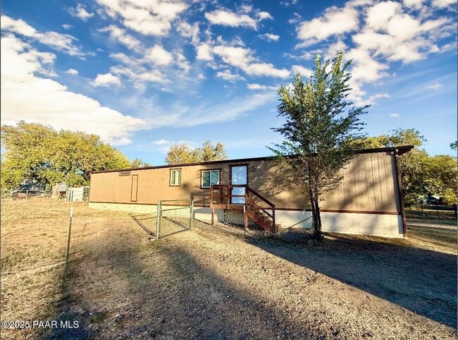property at 950 Tumbleweed Dr