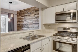1544 Hialeah Dr in Las Vegas, NV - Building Photo - Building Photo