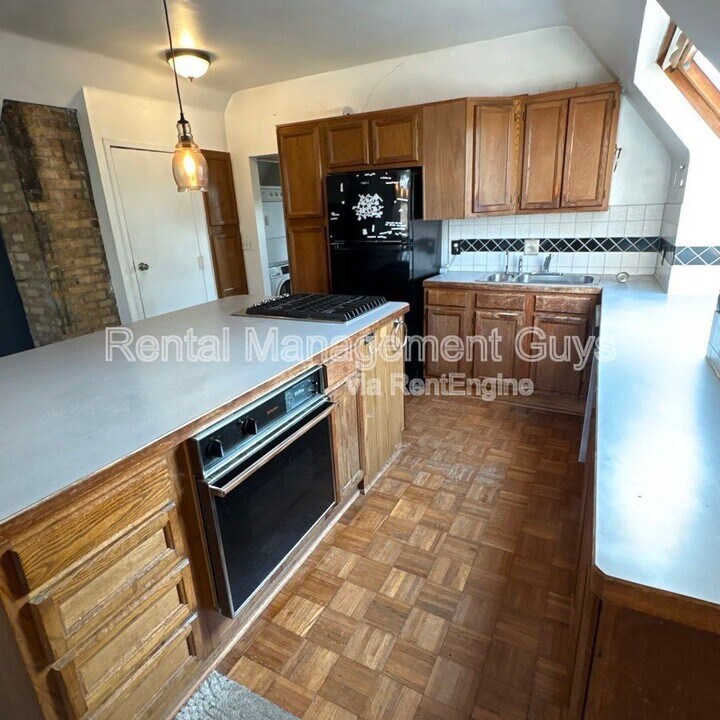 2647 Girard Ave S in Minneapolis, MN - Building Photo