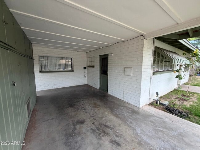 1725 S Sierra Vista Dr in Tempe, AZ - Building Photo - Building Photo