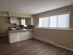 1114 N University Dr in Fargo, ND - Building Photo - Building Photo