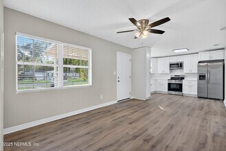 5437 Attleboro St in Jacksonville, FL - Building Photo - Building Photo