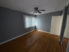 14732 Burbank Blvd, Unit 14730 in Los Angeles, CA - Foto de edificio - Building Photo