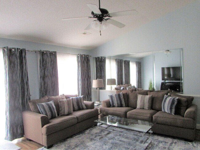 330 S Middleton Dr NW in Calabash, NC - Building Photo - Building Photo