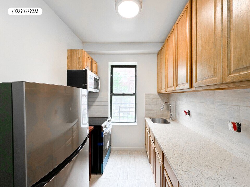 83 Riverdale Ave in Brooklyn, NY - Building Photo