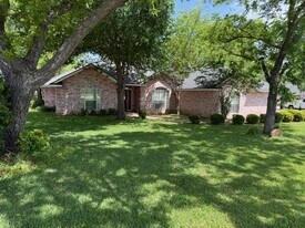 9009 Pleasant Hill Dr in Granbury, TX - Building Photo