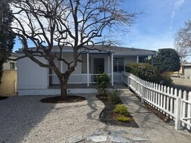15908 S Manhattan Pl in Gardena, CA - Building Photo