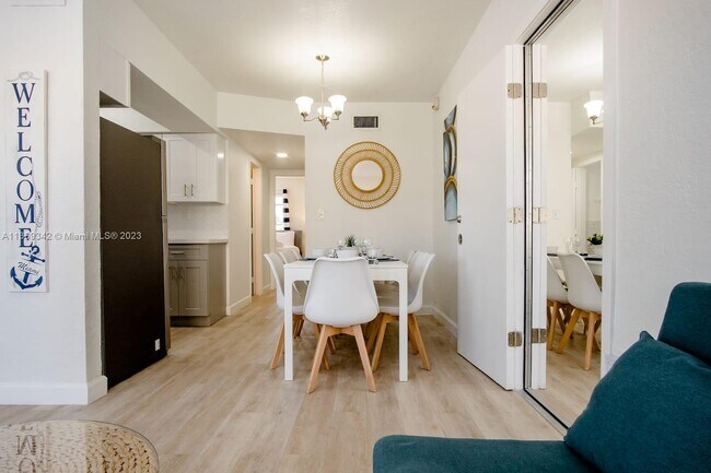 2160 NW 18th Terrace-Unit -1 in Miami, FL - Building Photo - Building Photo