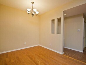 8200 Neely Dr in Austin, TX - Foto de edificio - Building Photo