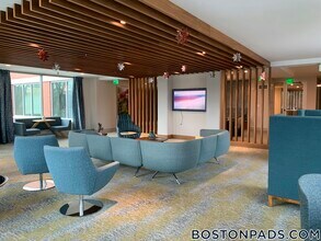 101 Asheville Rd, Unit 407 in Brookline, MA - Foto de edificio - Building Photo