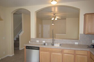 2404 Allred Dr in Austin, TX - Foto de edificio - Building Photo