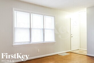 10110 Hillcrest Rd in Kansas City, MO - Building Photo - Building Photo