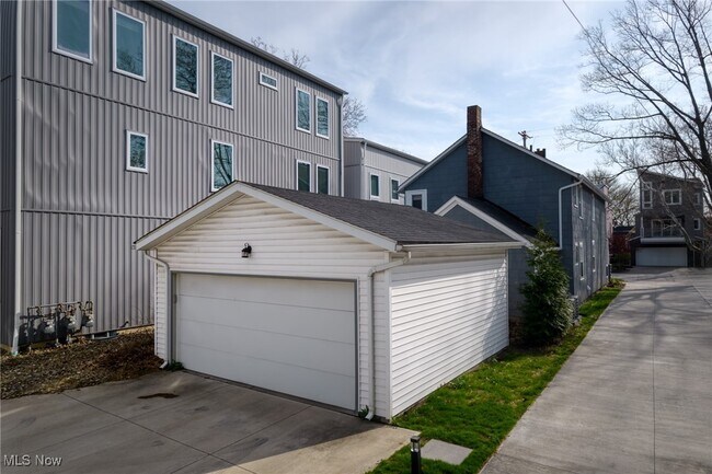 2471 Tremont Ave in Cleveland, OH - Building Photo - Building Photo