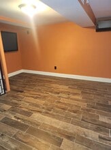 2 Park Ct, Unit B1 in East Orange, NJ - Foto de edificio - Building Photo