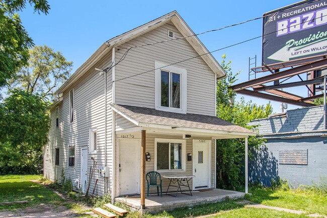 1017 N Martin Luther King Jr Blvd in Lansing, MI - Building Photo - Building Photo