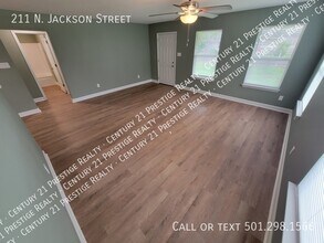 211 N Jackson St in Cabot, AR - Building Photo - Building Photo