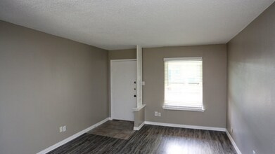 5601 Birchman Ave-Unit -104 in Fort Worth, TX - Foto de edificio - Building Photo