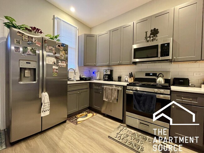 1725 N Honore St in Chicago, IL - Building Photo - Building Photo