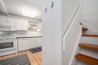 114 Swinburne Row in Newport, RI - Building Photo - Building Photo