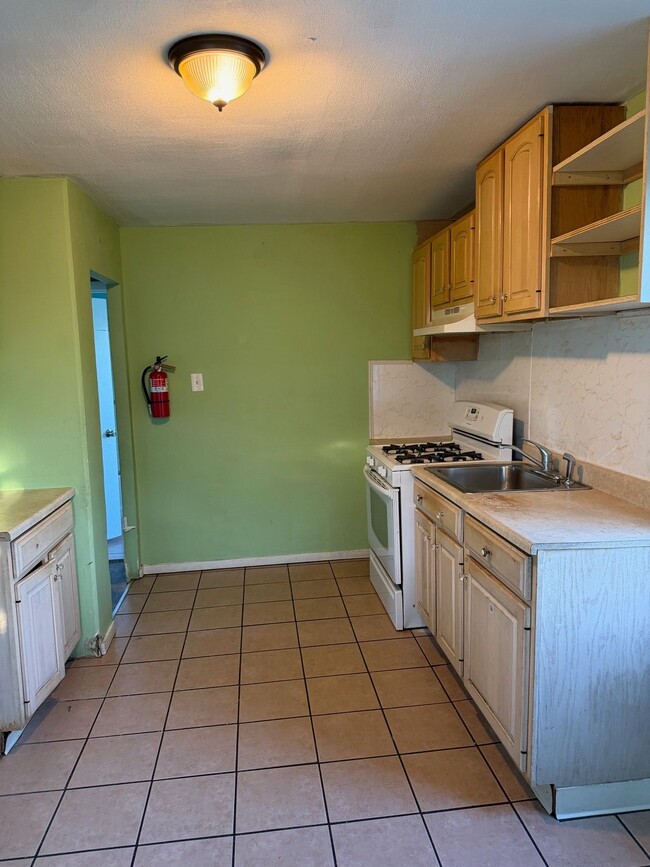 15 E Adams Ave, Unit 2nd Fl