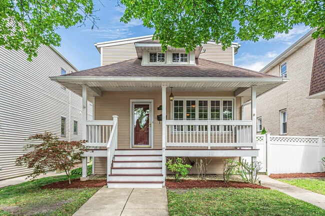 property at 4423 N Moody Ave