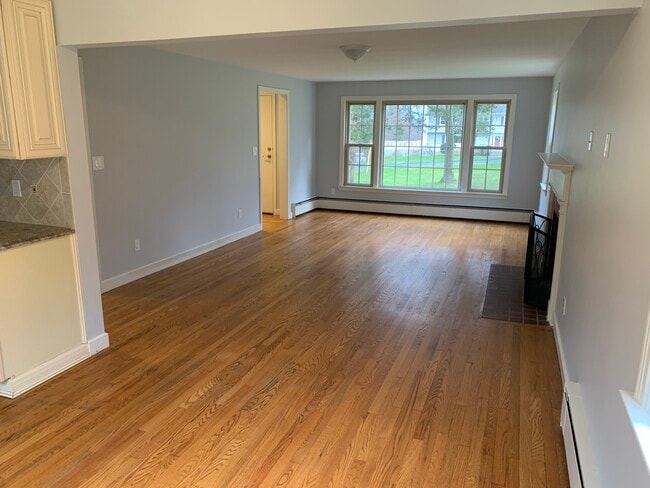 19 Mohawk Dr in Easton, CT - Building Photo - Building Photo