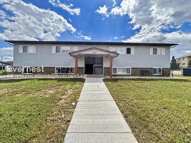 1709 Hampton S, Unit 1 in Colorado Springs, CO - Building Photo - Building Photo
