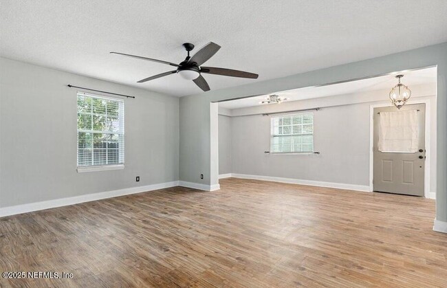 1075 Nelson St in Jacksonville, FL - Building Photo - Building Photo