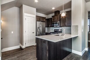 20500 Empire Ave in Bend, OR - Building Photo