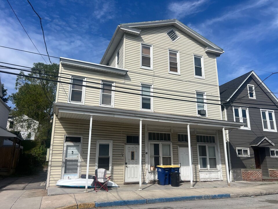 16 S Front St in York Haven, PA - Building Photo