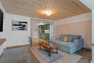 364 Okaloosa Ave in Valparaiso, FL - Building Photo - Building Photo