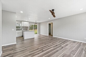 304 Rice St in Nixa, MO - Building Photo - Building Photo