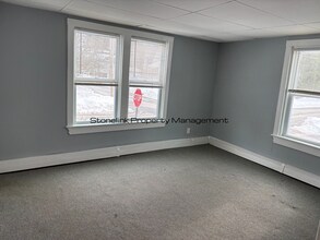 83 Arnold St in Lincoln, RI - Building Photo - Building Photo