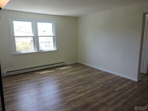 2 Reade St in Jamesburg, NJ - Building Photo - Building Photo